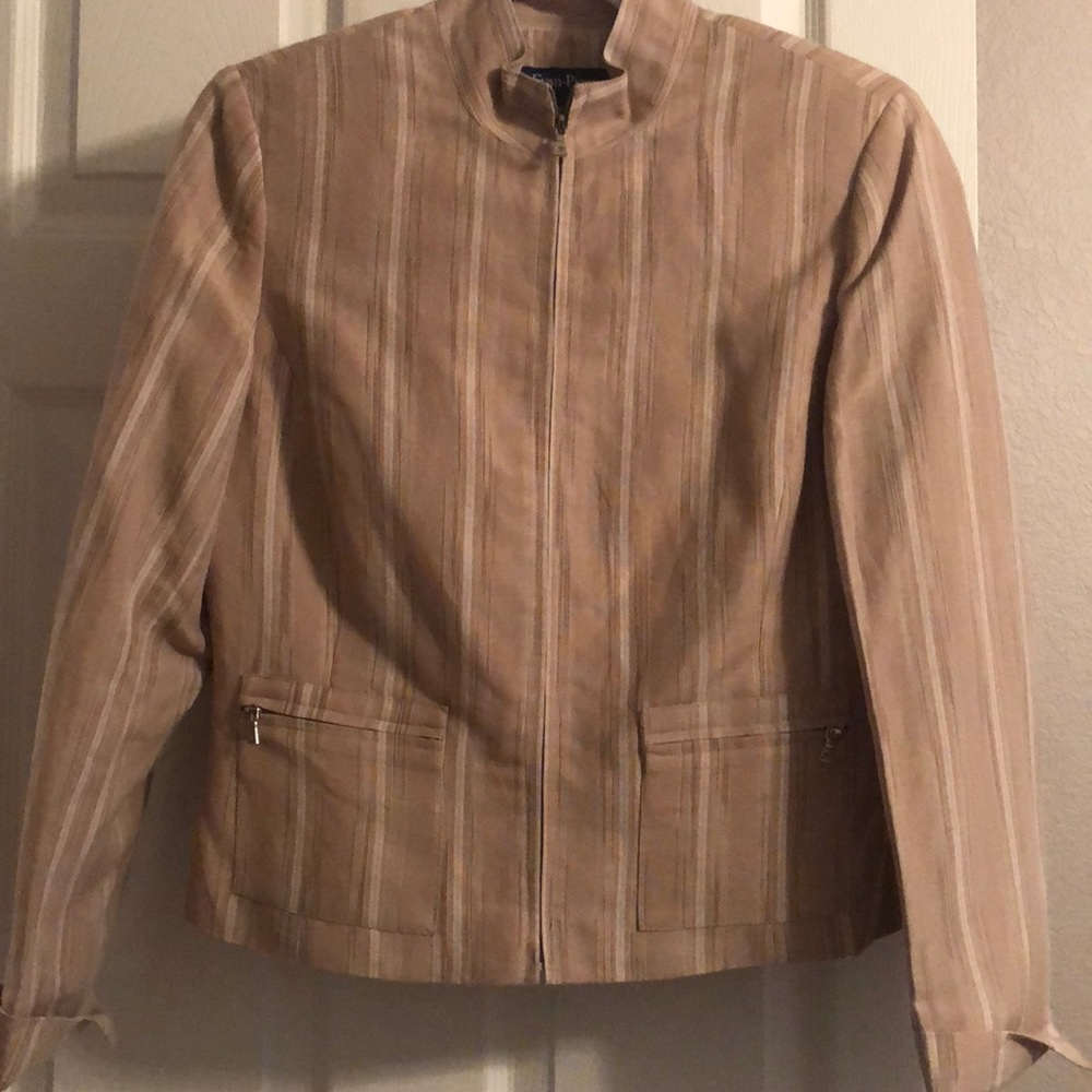 Cute vintage zip up jacket